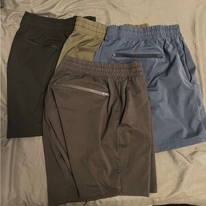 Lot of 4 Uniqlo Ultra Stretch DRY-EX Shorts (5”) size M (Men)
